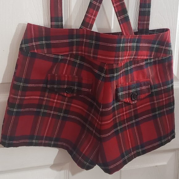 Adorable plaid suspender shorts - Picture 5 of 6